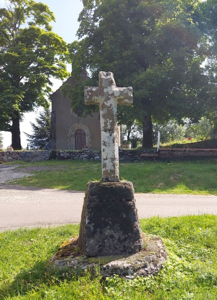 En parcourant les hameaux de Trizac, Le Monteil et Auzers